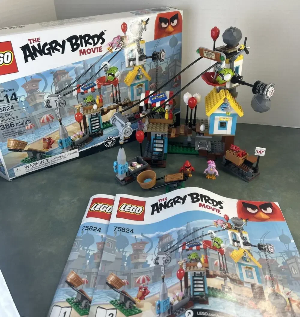 LEGO Angry Birds Movie 75824 Pig City Teardown Complete Retired 386 Pieces